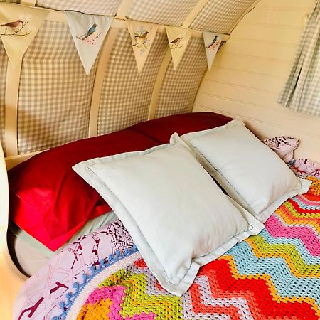 Bowtop Wagon At Lettoch Farm Keith Bagian luar foto